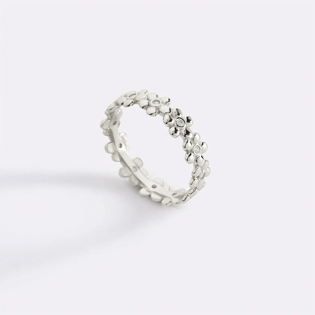 Diamonds & Daisies Eternity Ring - Image 4