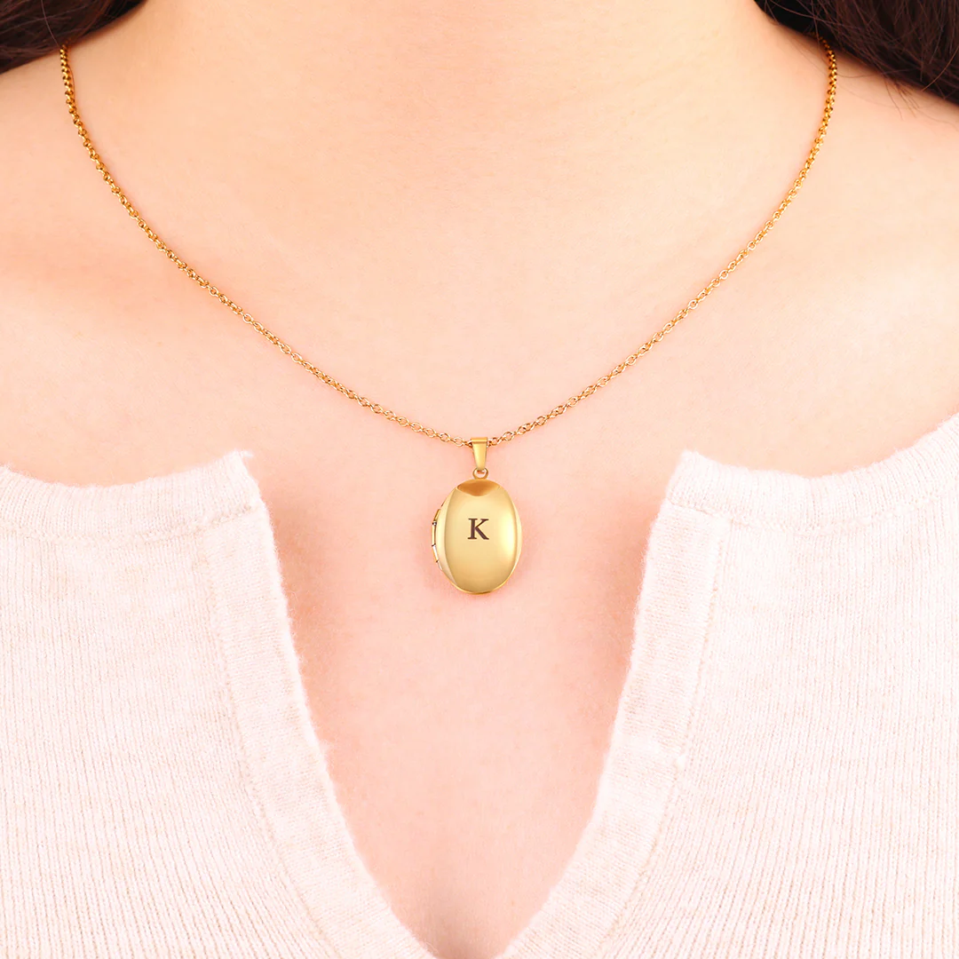 Engraved Oval Photo Locket Necklace - Image 8