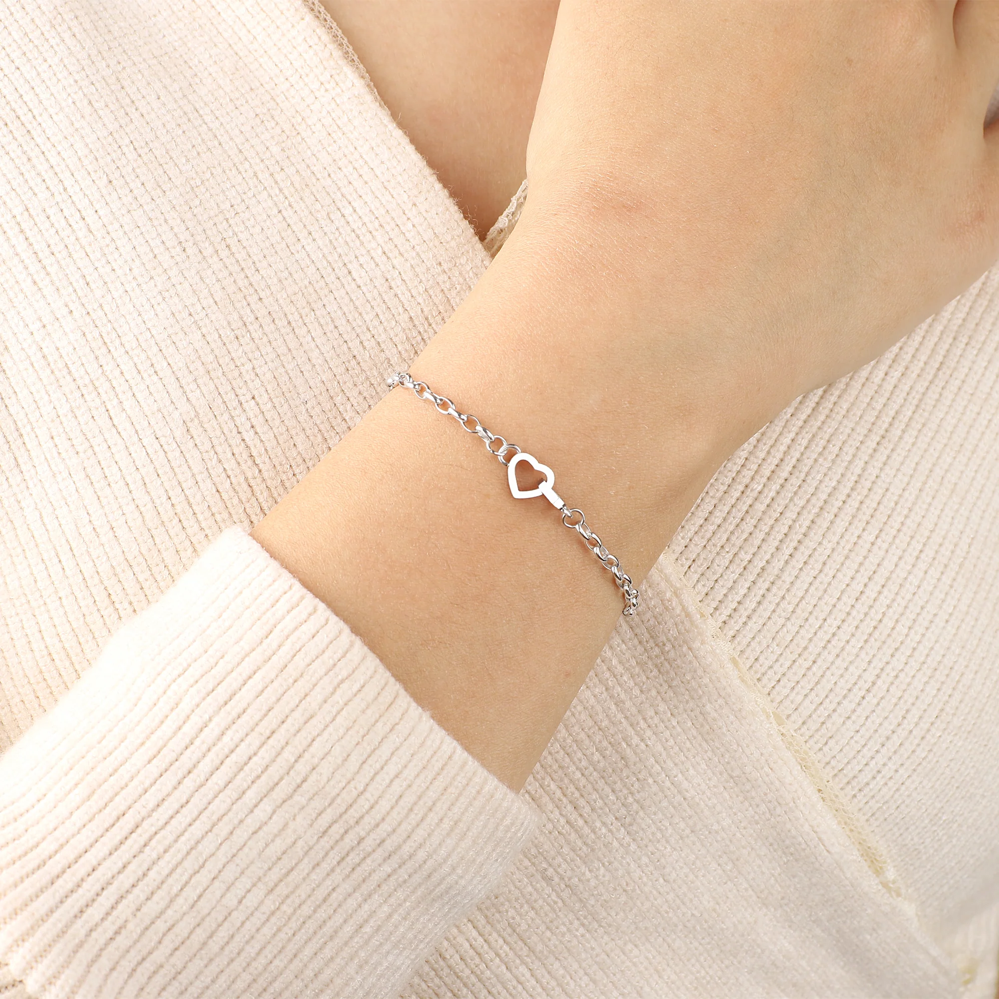 Interlocking Mini Heart Bracelet - Image 9