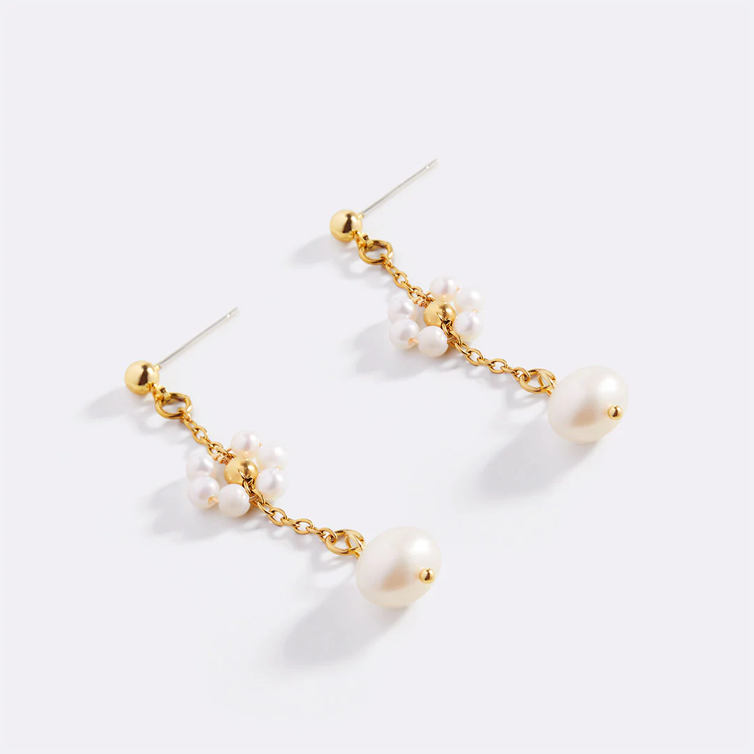 Marguerite Pearl Earrings - Image 3